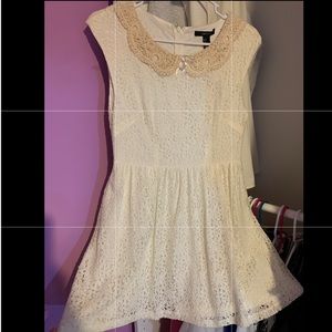 🎀 Forever21 Champagne Lace Dress 🎀